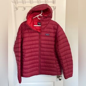 Patagonia Men’s Down Sweater Hoody Carmine Red Size Large NWT